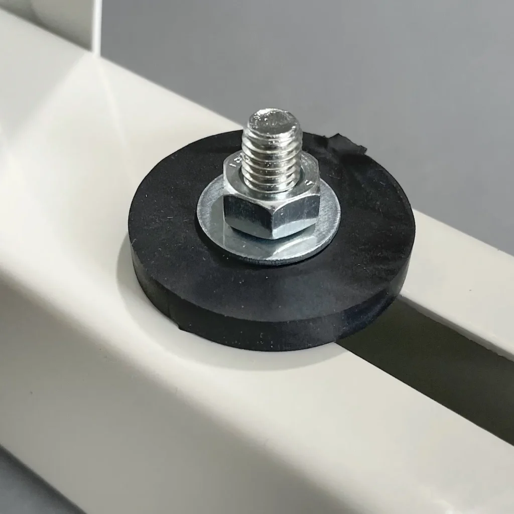 Montaż podkładki antywibracyjnej klimatyzatora