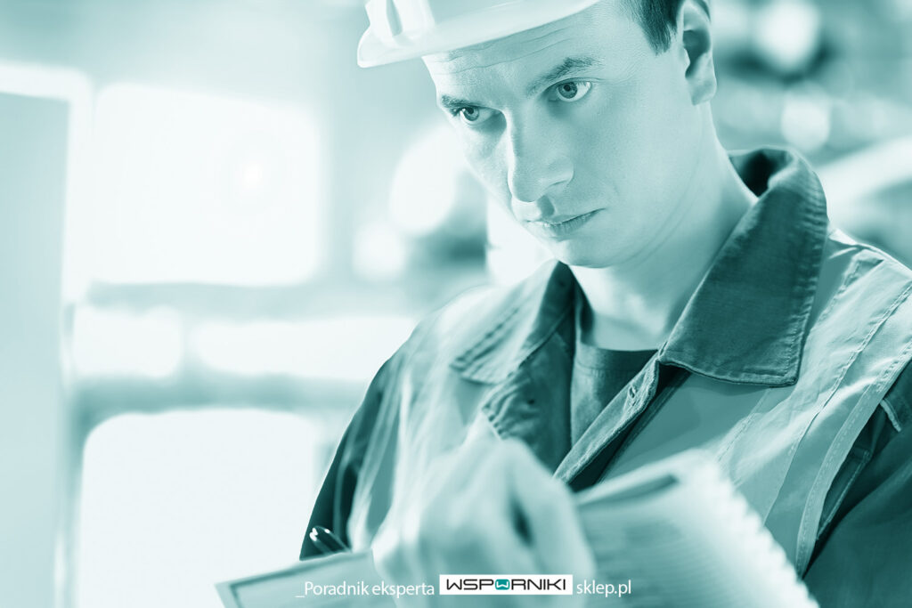 Montaż jednostki zewnętrznej klimatyzatora - wskazówki dla instalatorów. problemy instalatorów montażu wsporników klimatyzacji