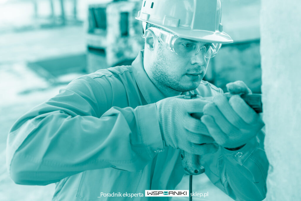 Sposób montażu wsporników klimatyzacji - montaż jednostki zewnętrznej klimatyzatora